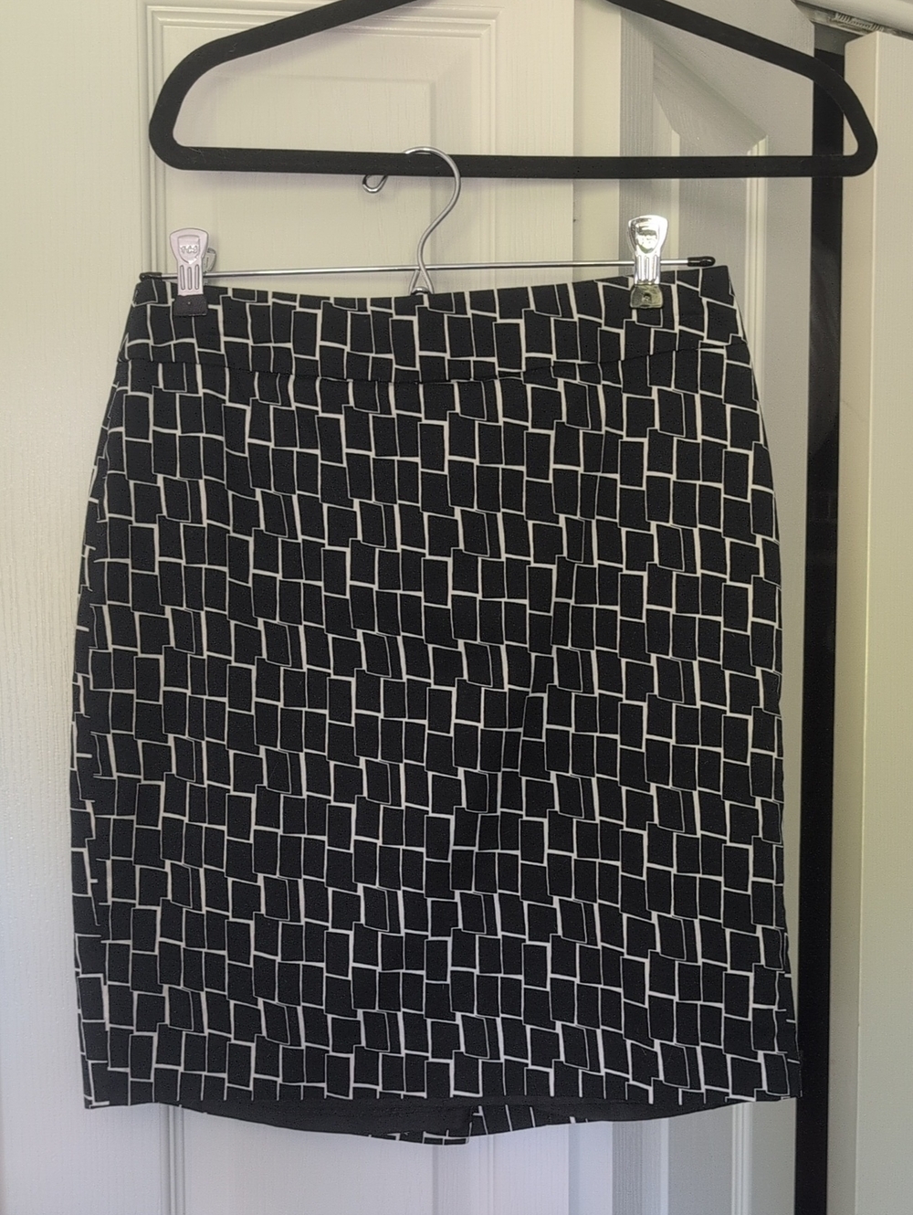Ann Taylor Black and White Grid-Print Pencil Skirt